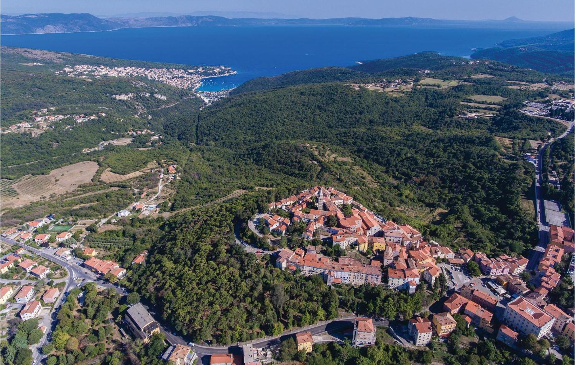 Amazing Apartment In Labin With House Sea View Exteriör bild