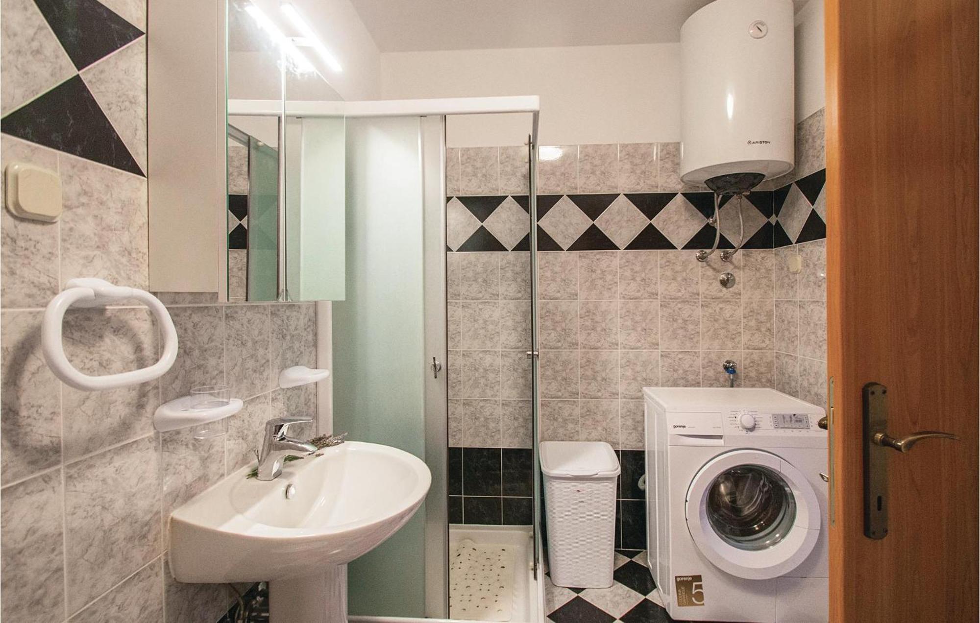 Amazing Apartment In Labin With House Sea View Exteriör bild