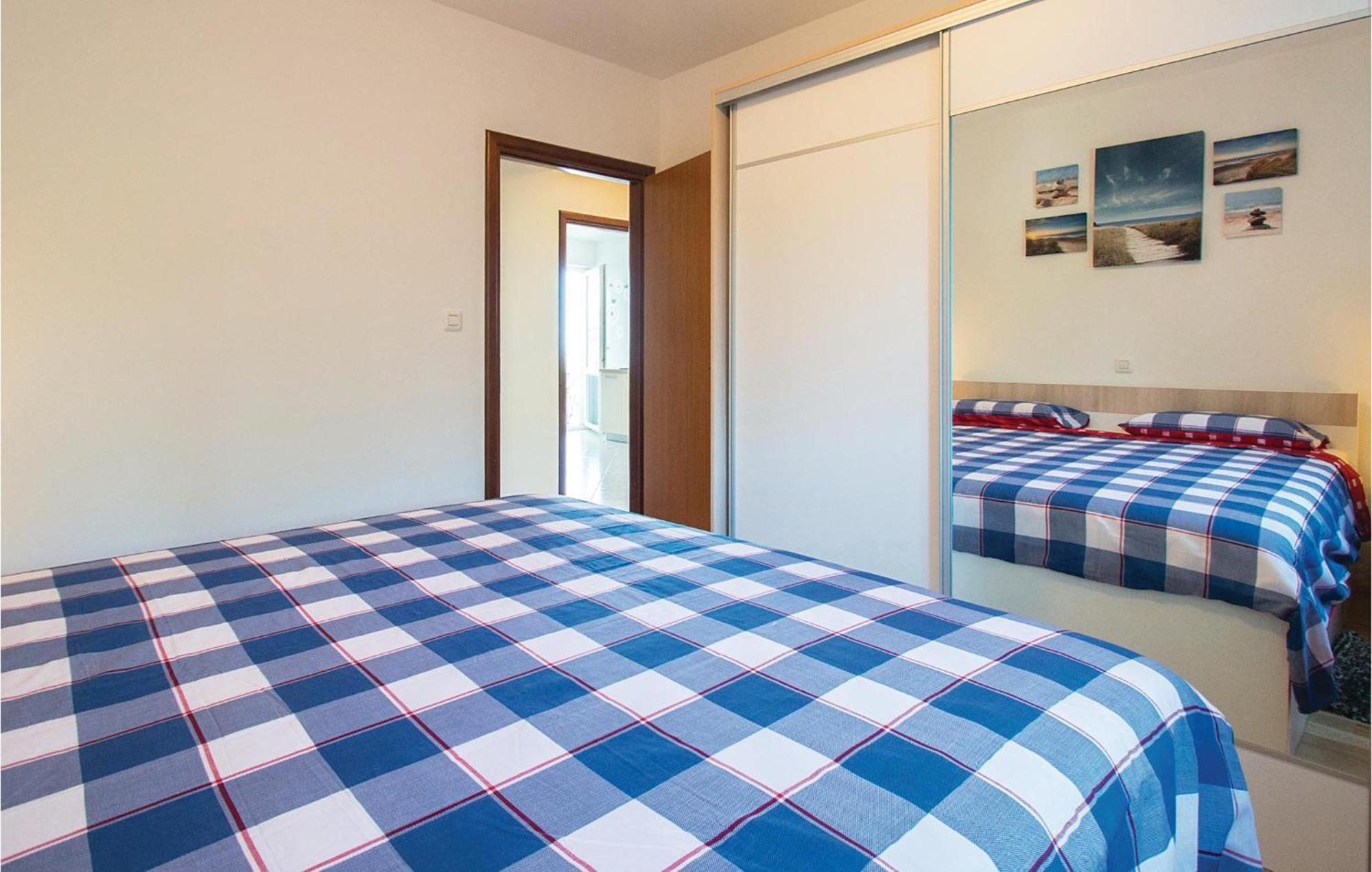Amazing Apartment In Labin With House Sea View Exteriör bild